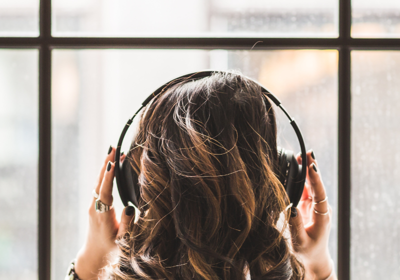 14 Must Know Christian Mom Podcasts