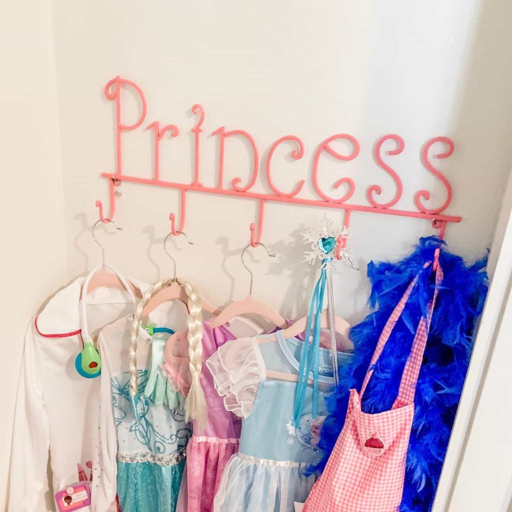 Add a dress up station to your kids playroom. 