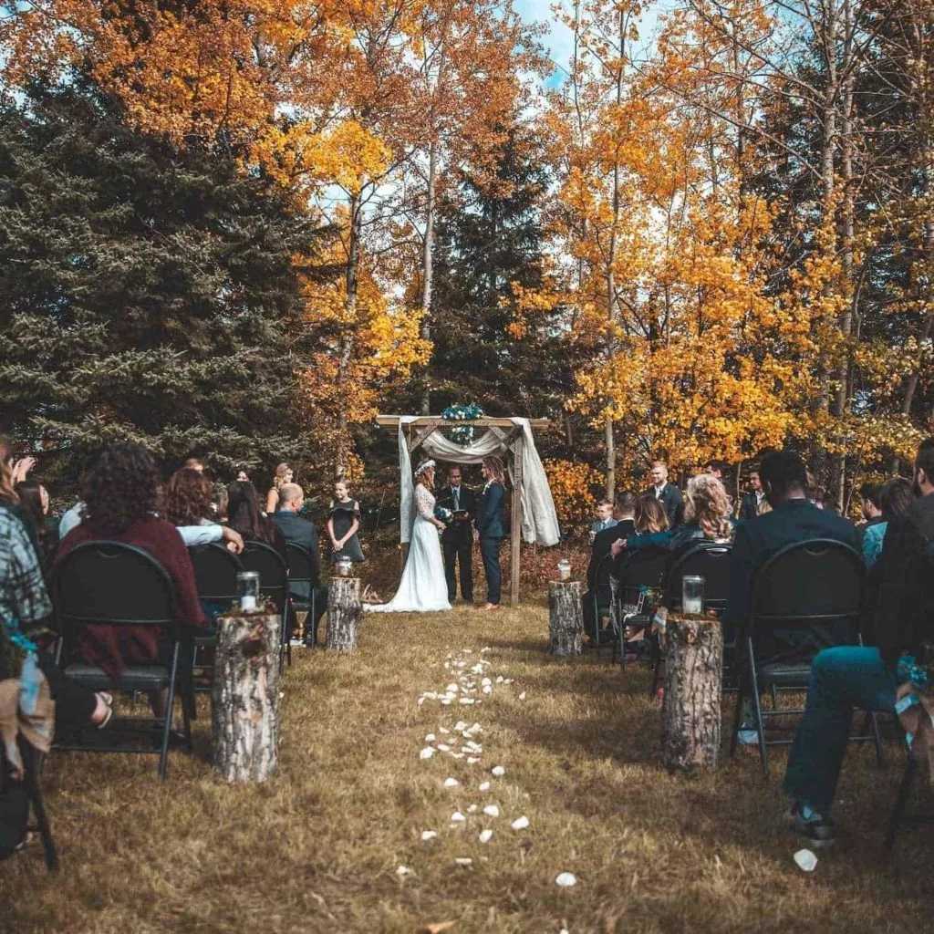 Have your wedding outside in the fall to enjoy the fall colours. Great for DIY, budget fall weddings.
