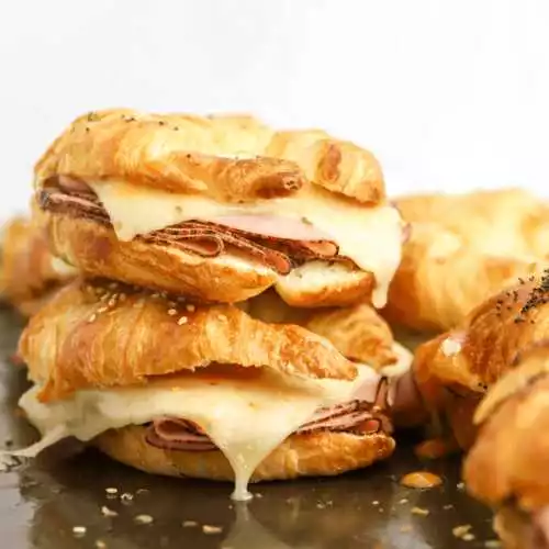 Take a classic ham and cheese croissant and add a little zing with your own sauce for lunch. 